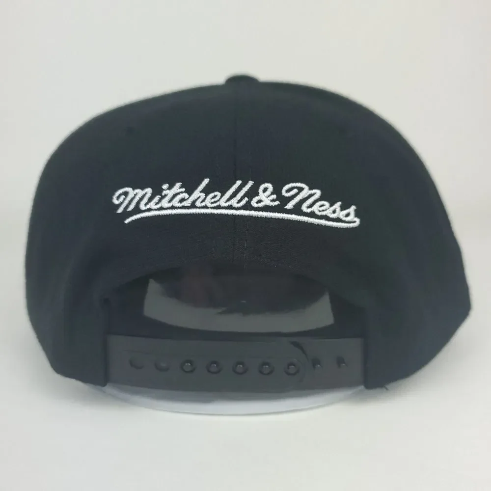 Milwaukee Bucks Mitchell & Ness NBA Snapback Cap Hat 3D Logo Black White Art NWT